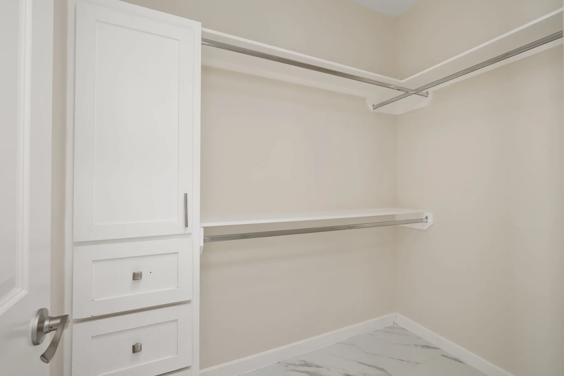 Walk-in closet
